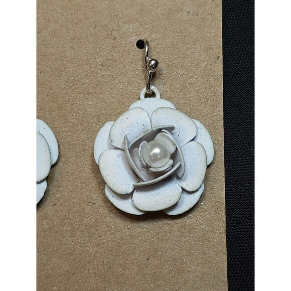 White Floral Drop Earrings With Faux Pearl Center Lightweight - Picture 5 of 7